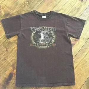 Vintage  T-Shirt Yosemite Mist Trail